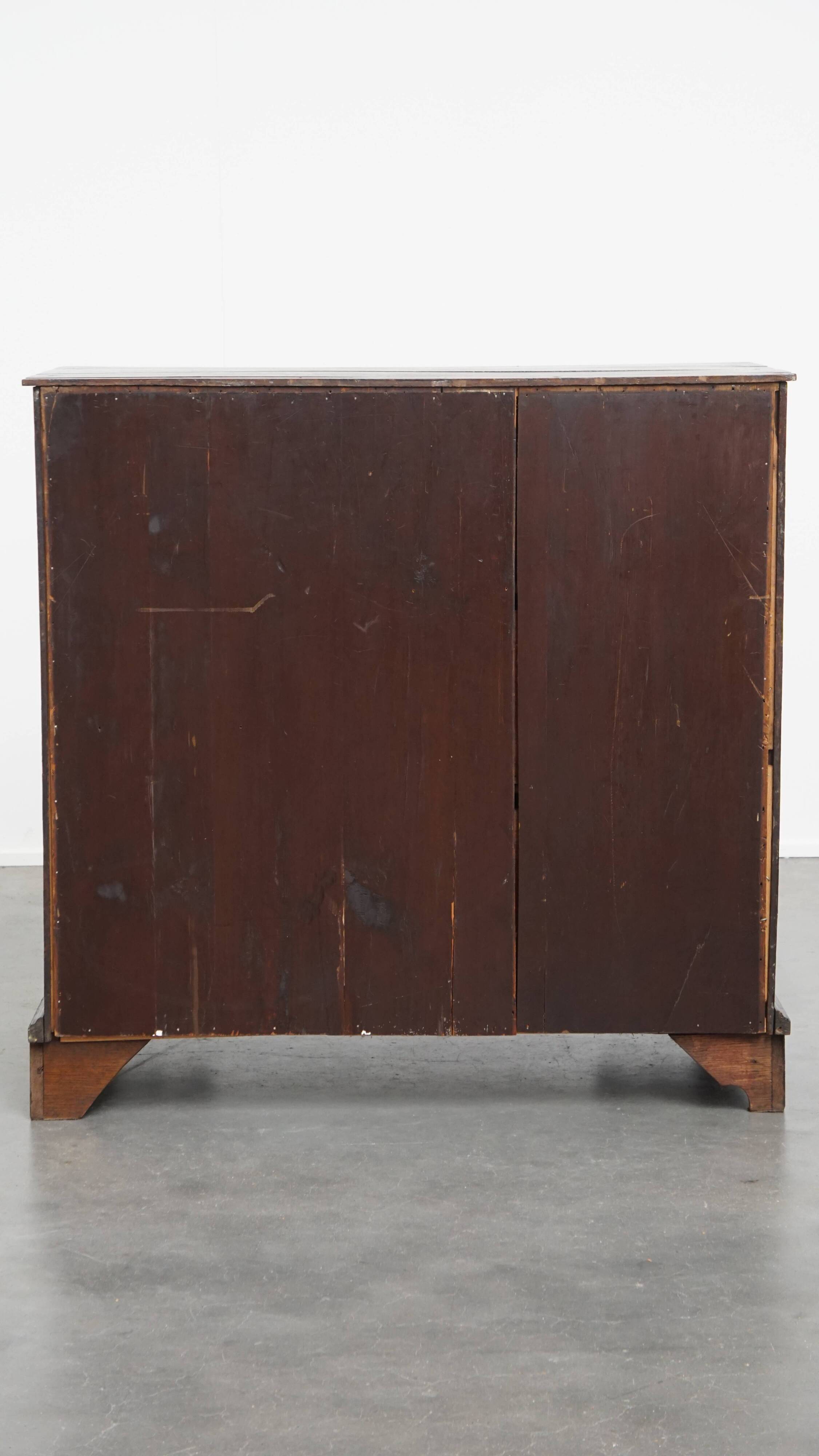 Commode anglaise ancienne du XVIIIe siècle à 3 tiroirs