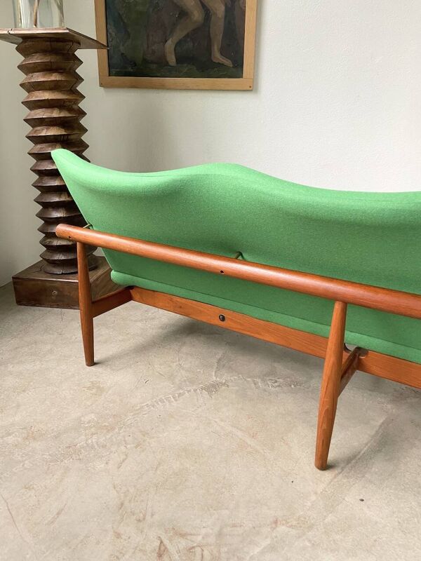 Banquette trois place Finn Juhl modèle « Japan » France & Son