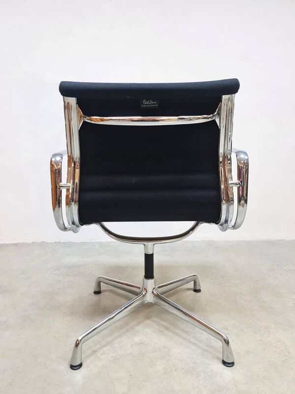 Chaise de bureau vintage en aluminium EA108 Charles Eames Vitra