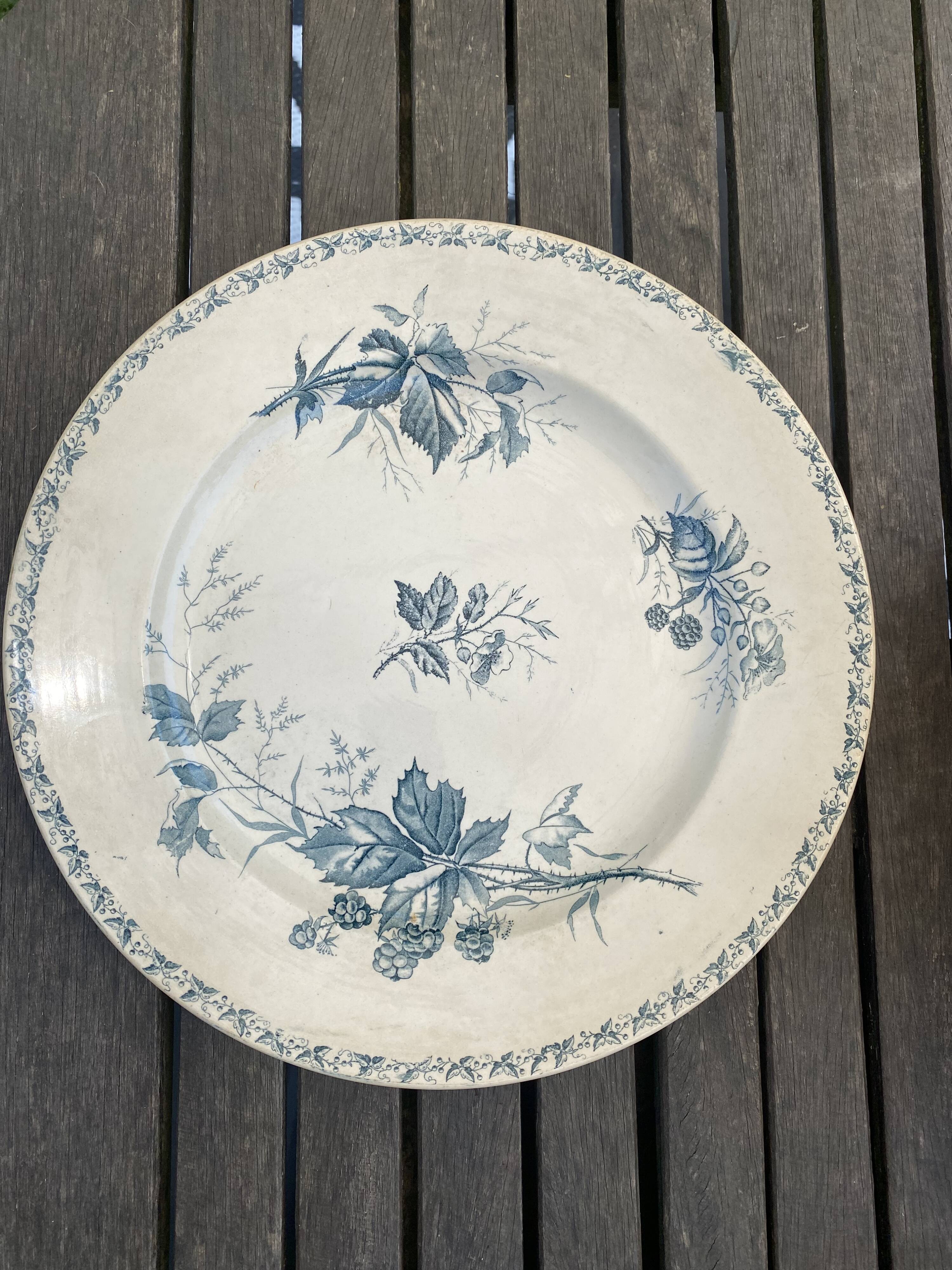 Iron earth dish Badonviller blackberry model