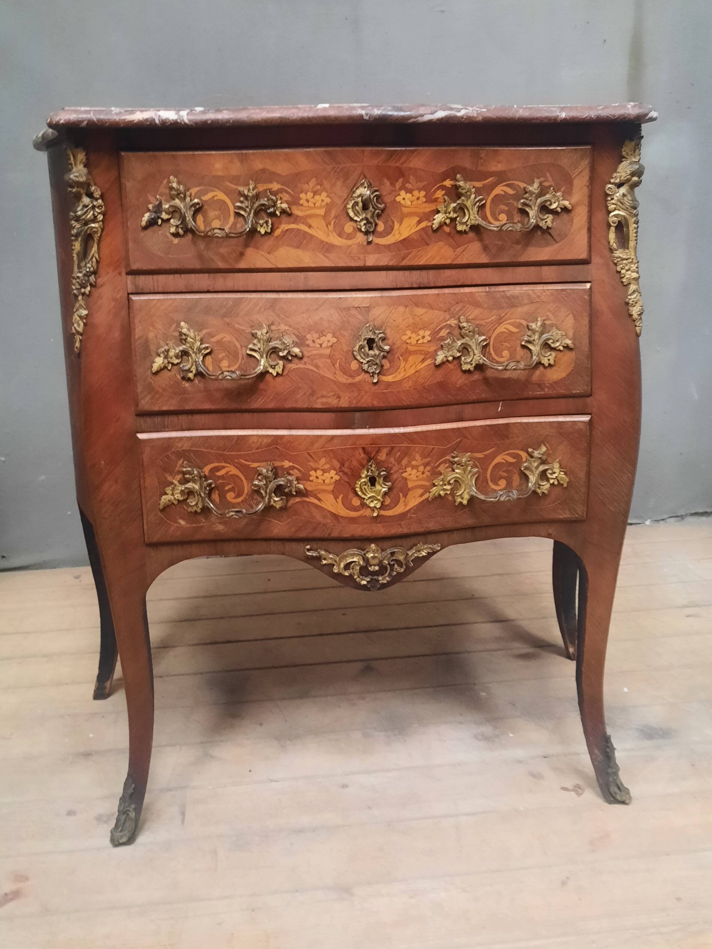 Louis XV style commode, late nineteenth century.