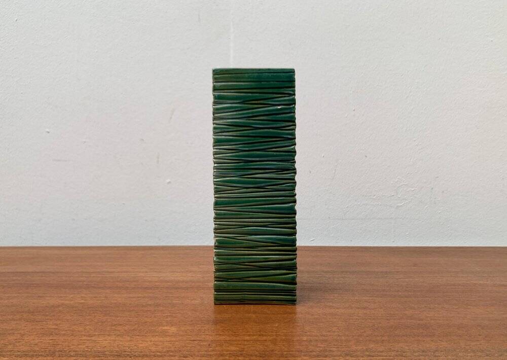 Minimalist block vase in Italian pottery from the mid-century by Bitossi, 1960s.