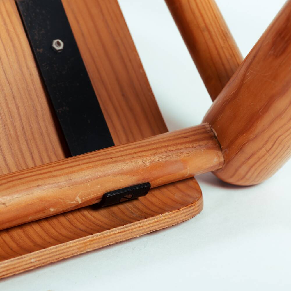 2 Knud Friis & Elmar Moltke Nielsen (Friis & Moltke) Pine dining Chairs