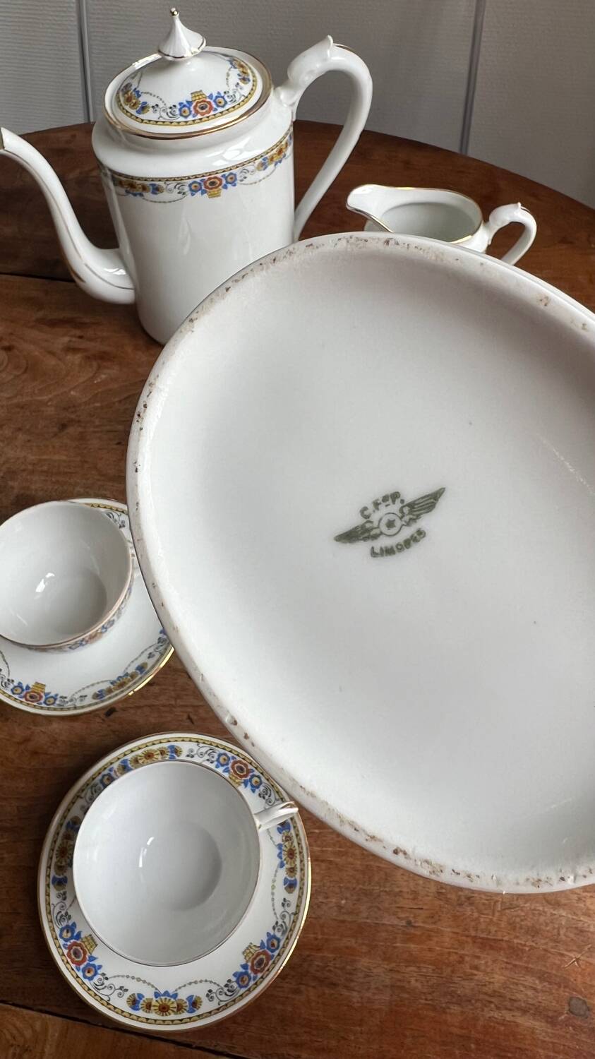 Ancien service à café en porcelaine de Limoges – années 1920