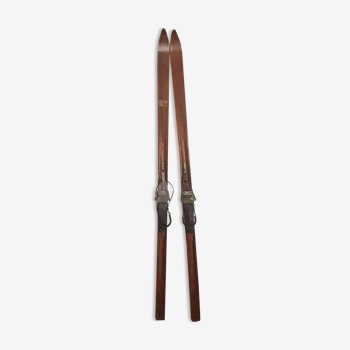 Pair of Austrian wooden skis with dural batons _ 40s