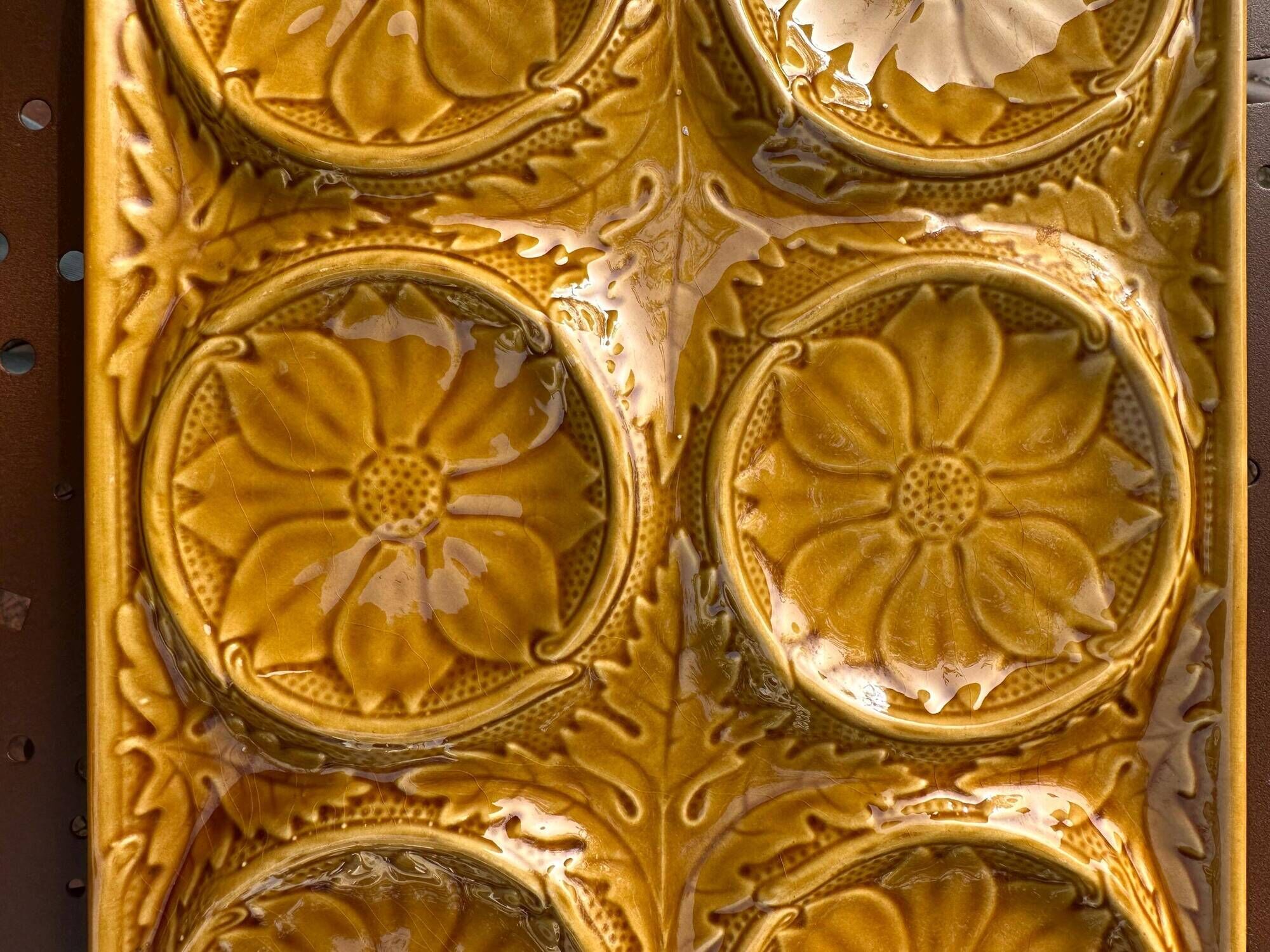 Vintage ochre earthenware artichoke dish, 6 compartments, relief flowers.
