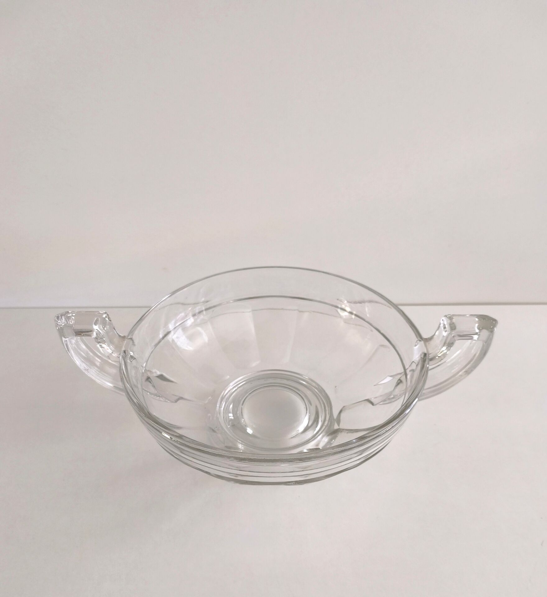 Art Deco cup Val-Saint-Lambert
