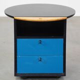 Vintage design (bedside) table by Umberto Asnago for Giorgetti on wheels