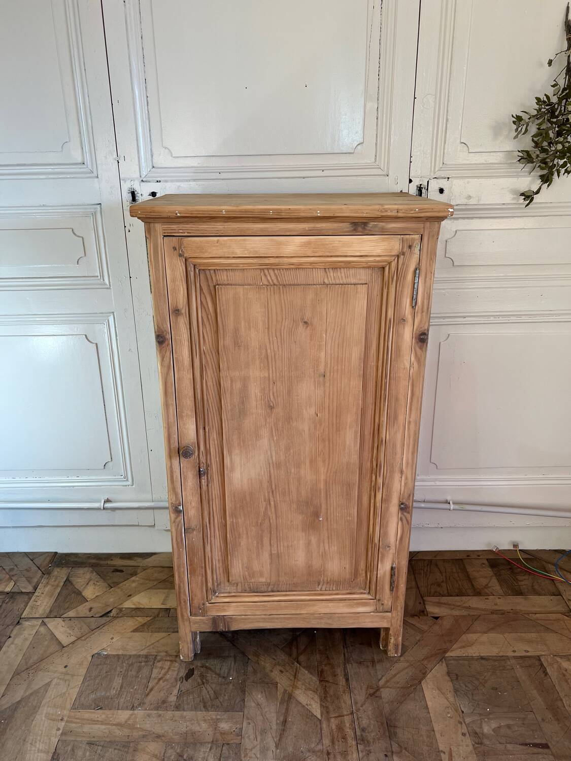 Small raw wood jam maker