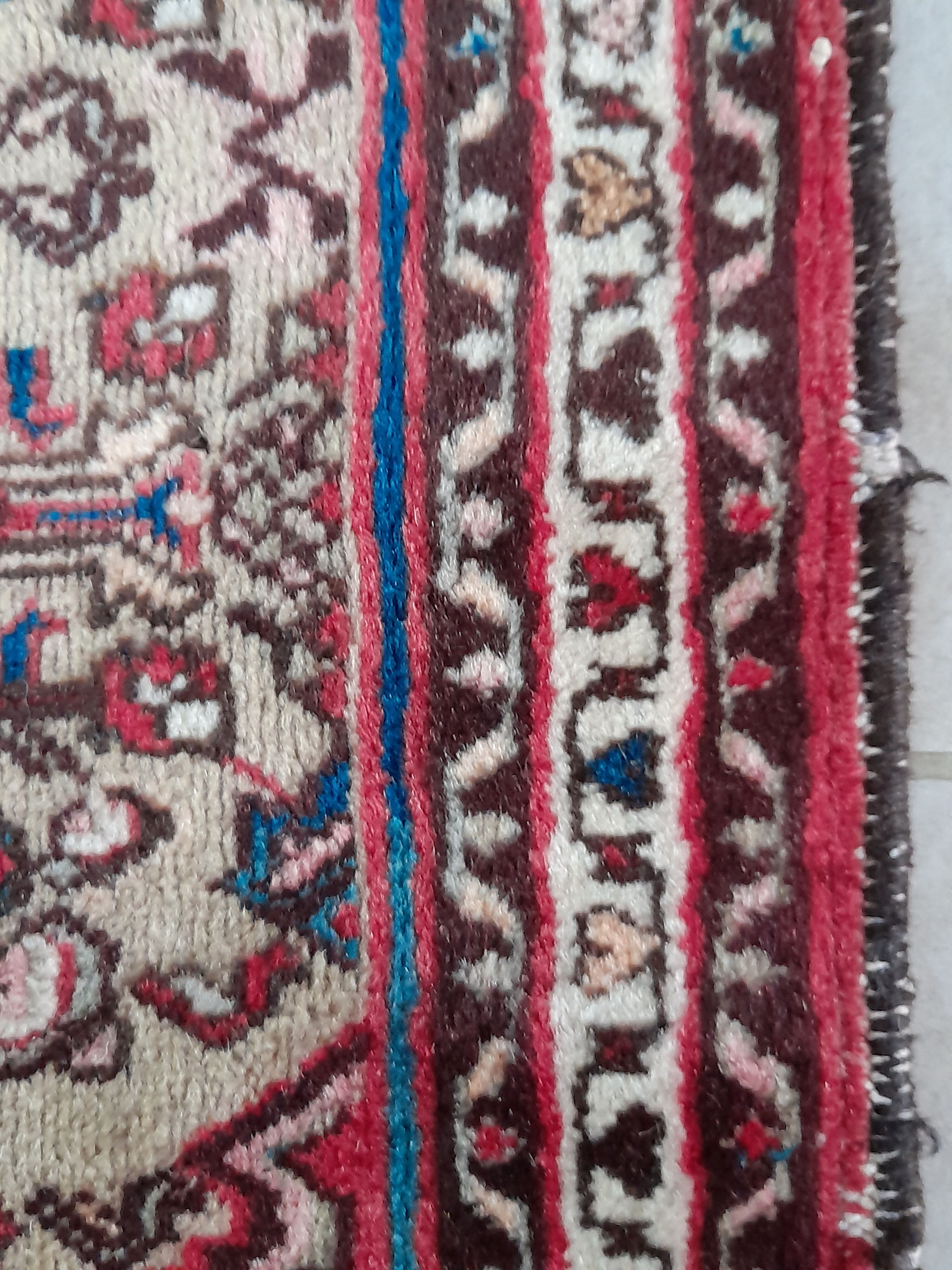 Oriental carpet 62x93 cm