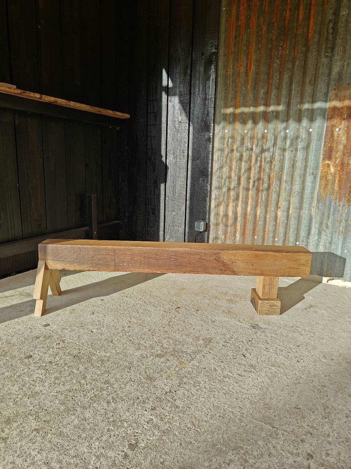 Artisanal oak beam entrance bench