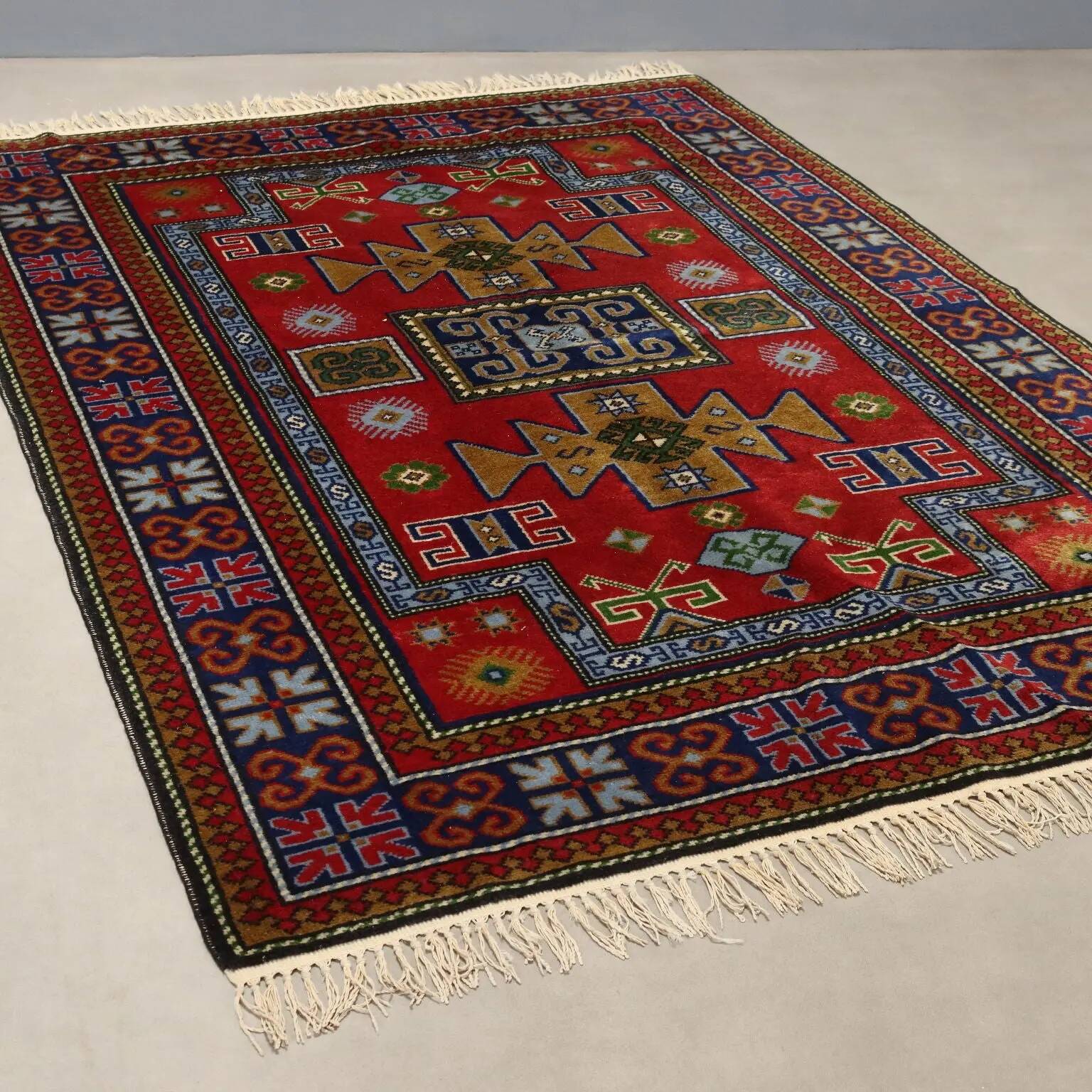 Ancient Shirwan carpet in cotton and wool, Russia, 84 x 59 in.