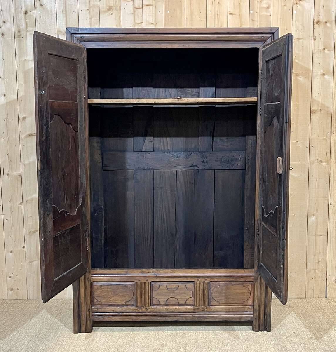 Armoire bretonne XIXème en merisier, chêne et châtaignier