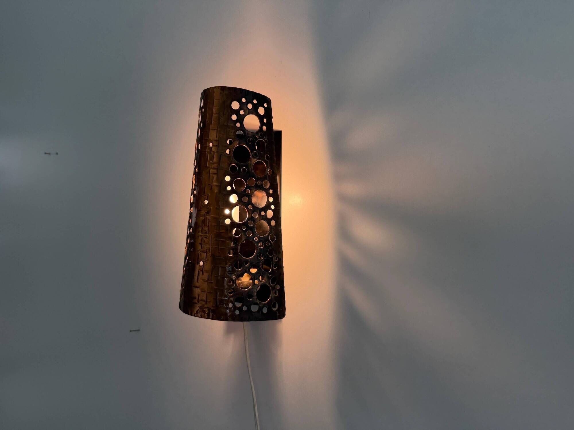 Simple metal wall light in brutalist style, 1970s, Germany.