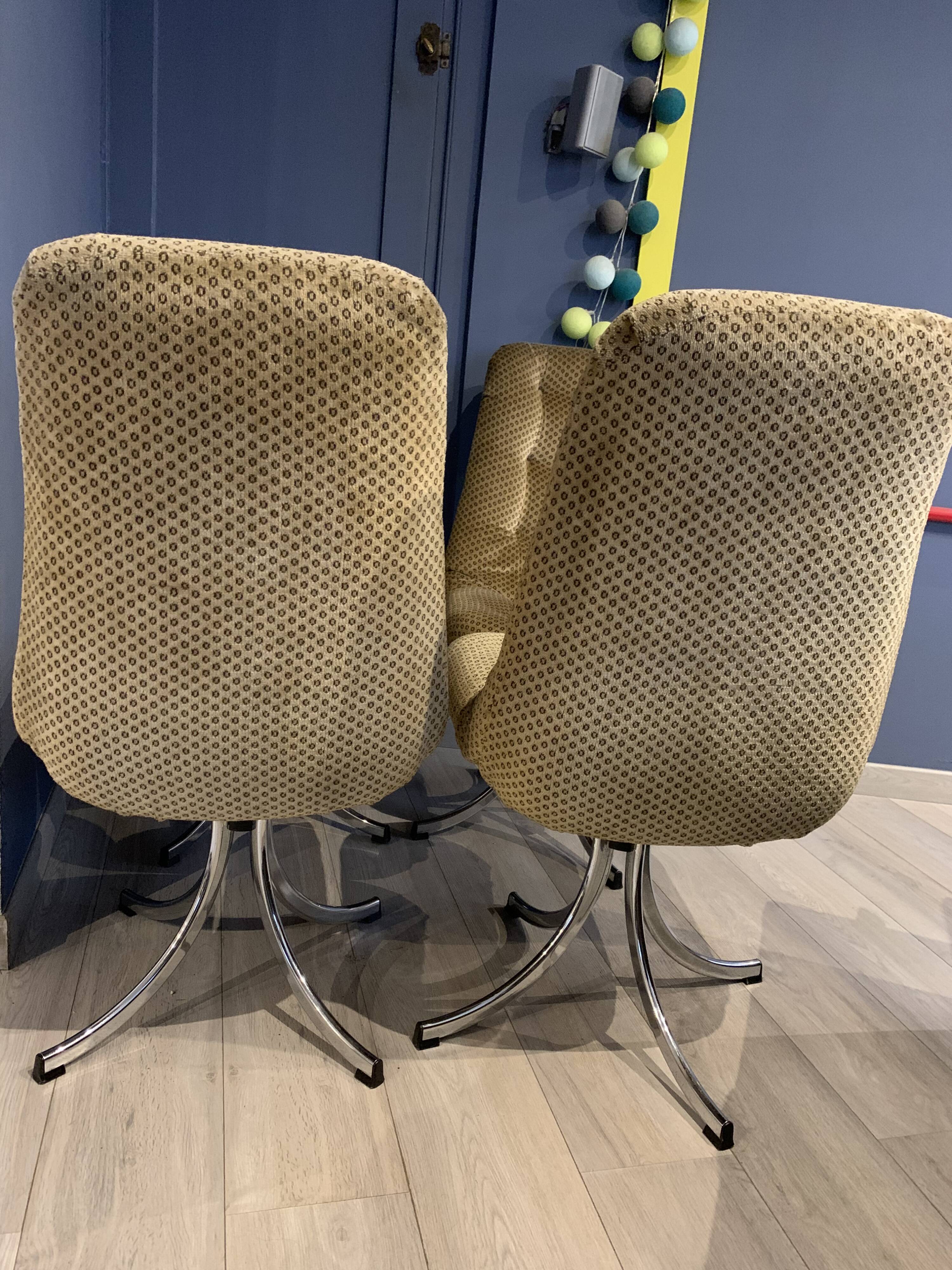 Lot 4 chaises années 70