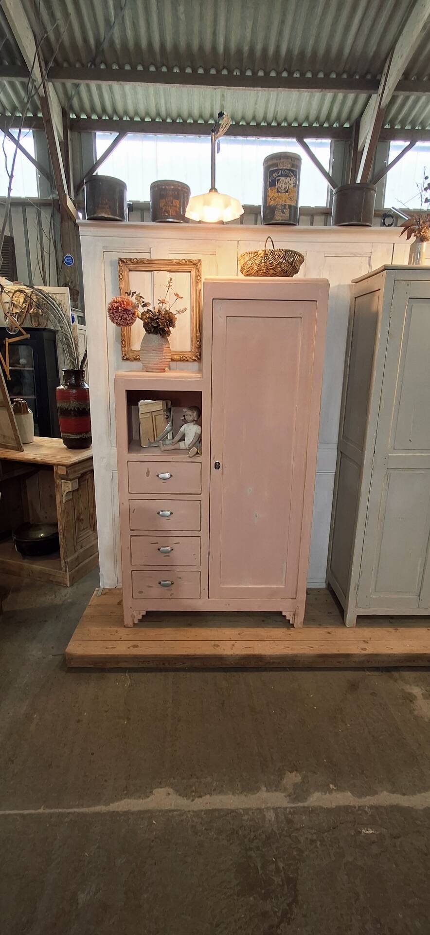Asymmetrical wardrobe