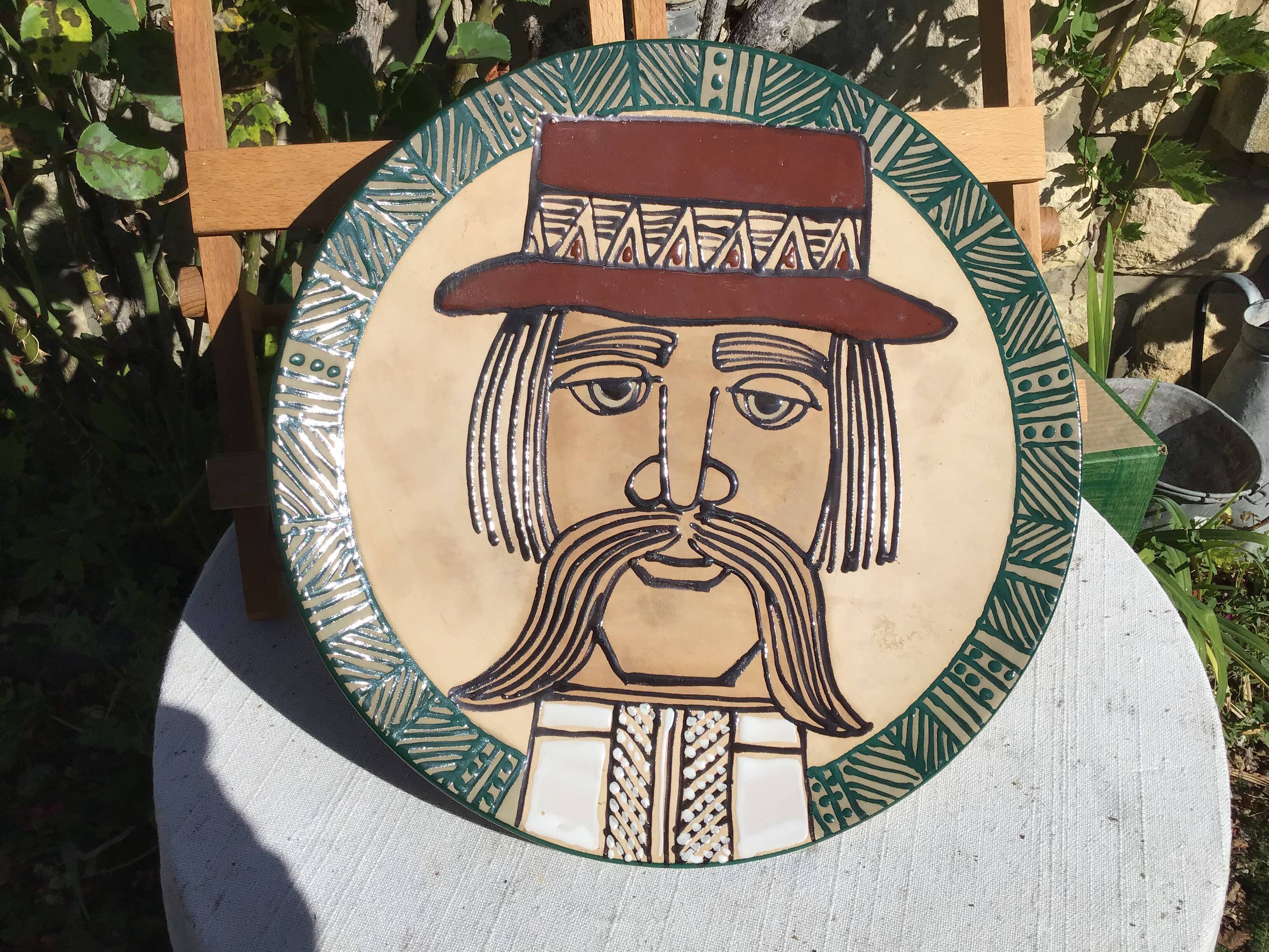 Large decorative dish Monsieur Mustache