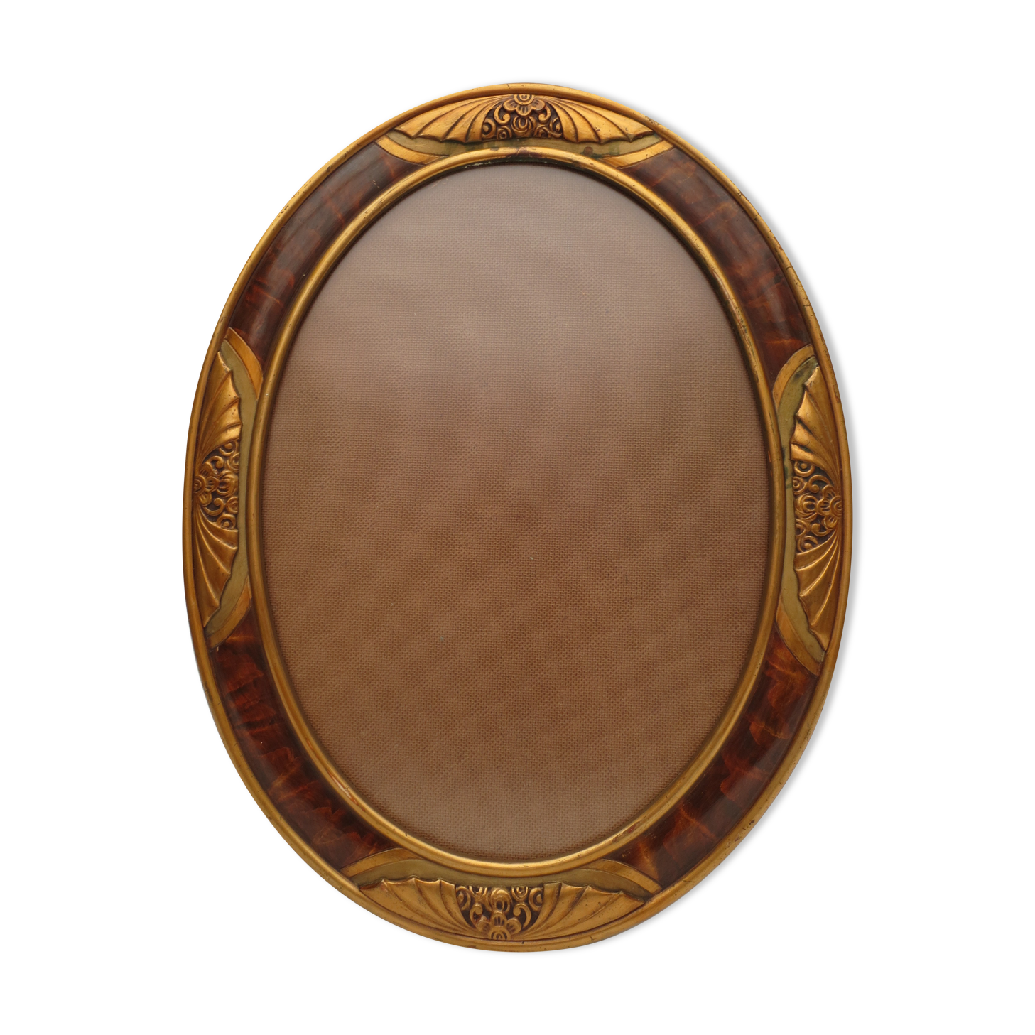Cadre art nouveau ovale  en bois, décor flamé et  or