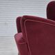 Fauteuil danois des années 1960, état d'origine, velours d'ameublement rouge cerise.
