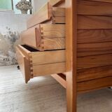 Regain dresser office row