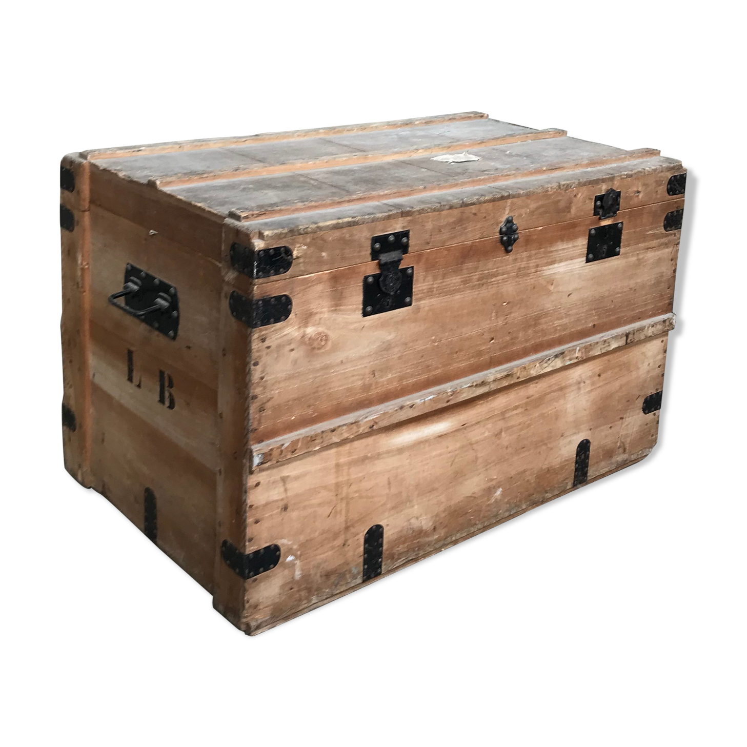 Louis Carré travel trunk