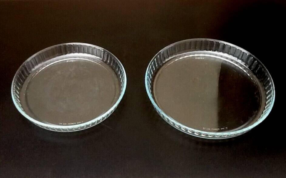 1970s 2 Pyrex France tart pans
