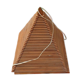 Lampe pyramide en bois