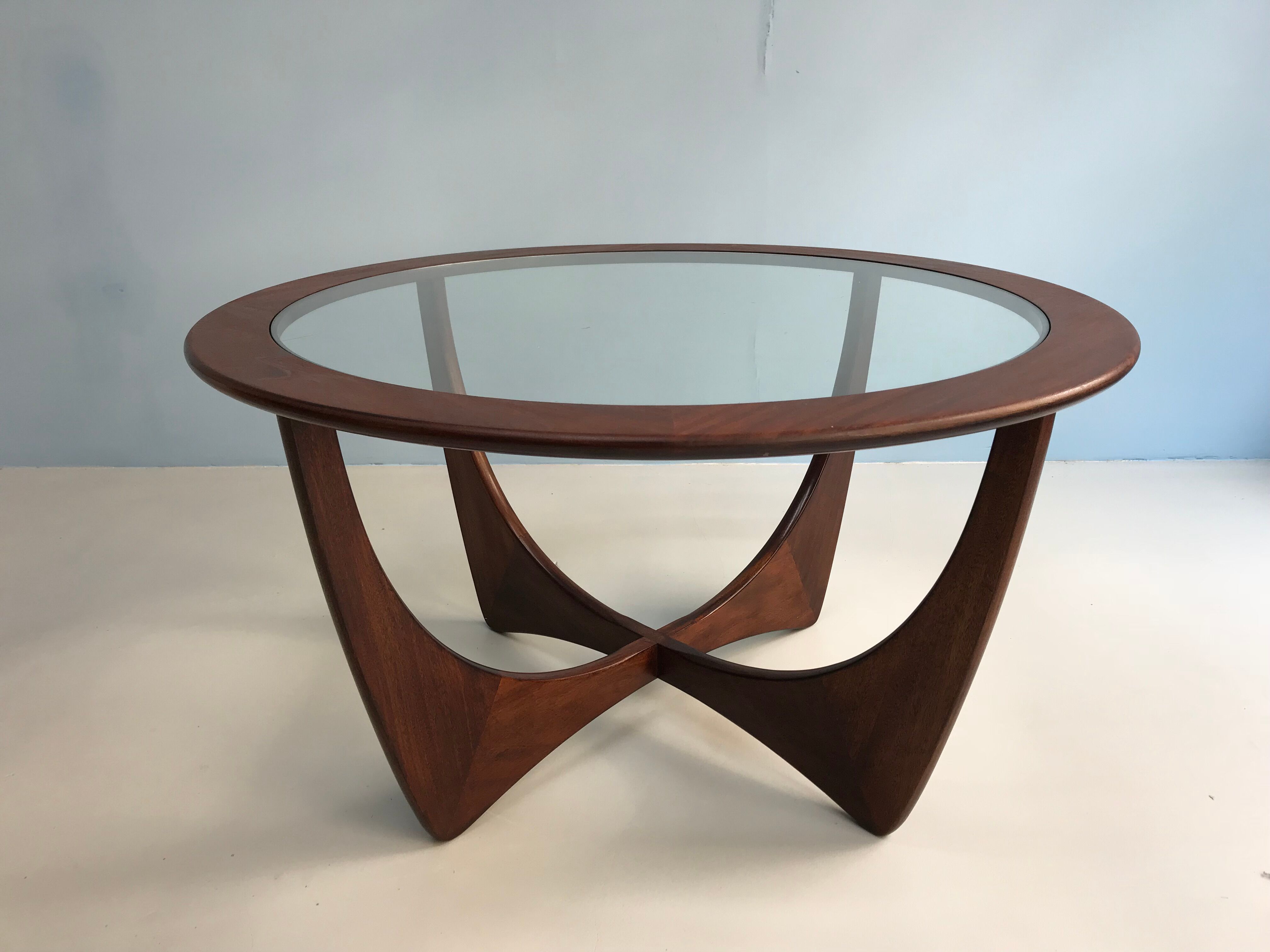 Table basse les G-plan en teck