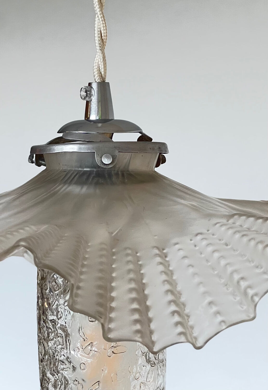 Vintage frosted opaline and art-deco tulip pendant light.