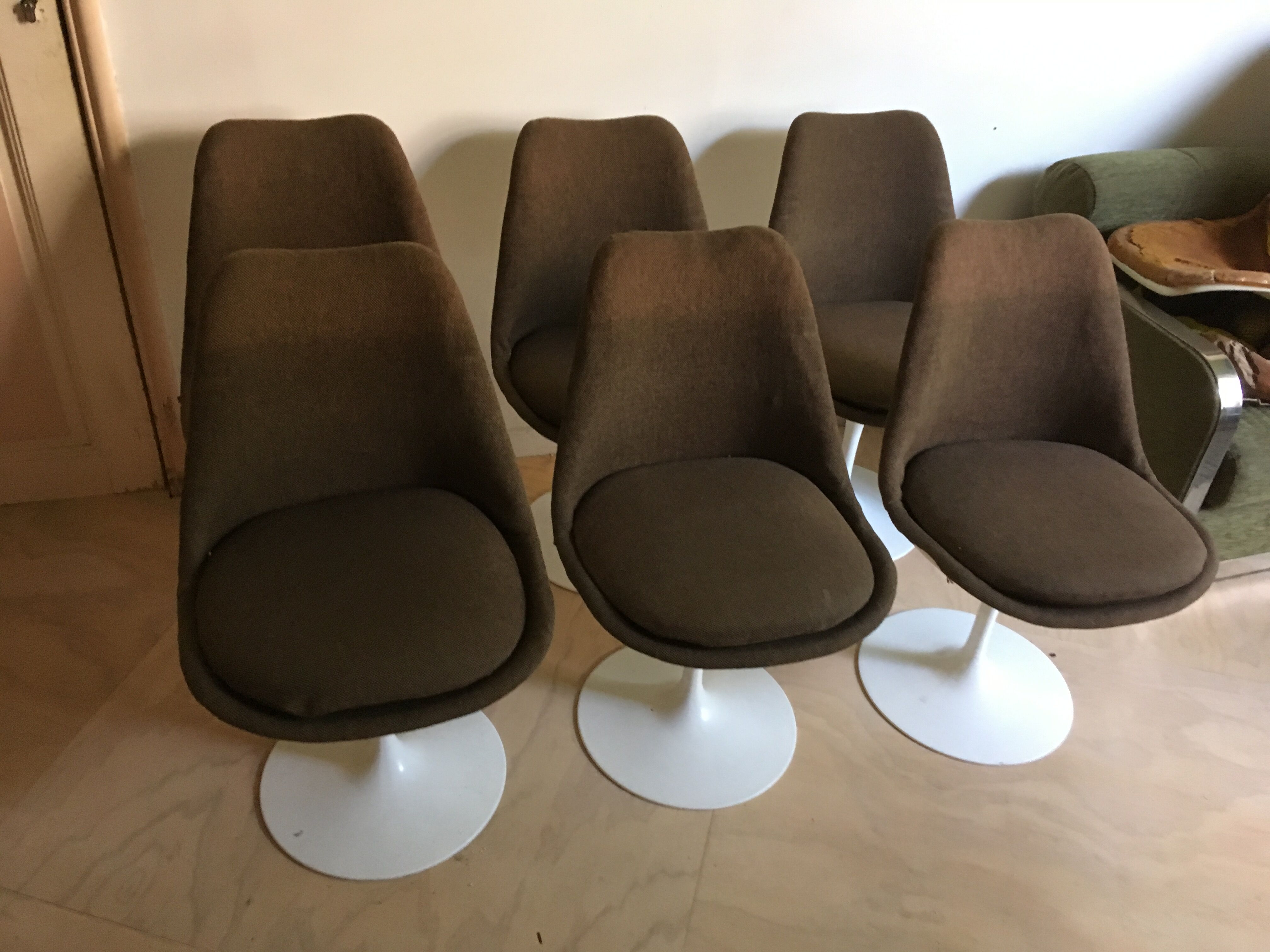 Eero Saarinen Tulip chair, produced by De Coene Courtrai