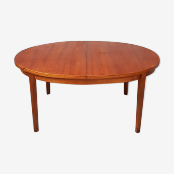 Dining table by William Lawrence