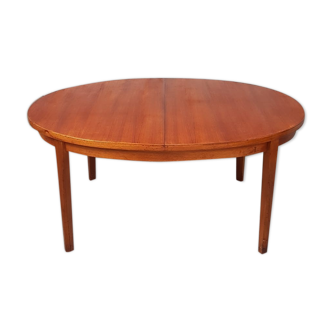 Dining table by William Lawrence
