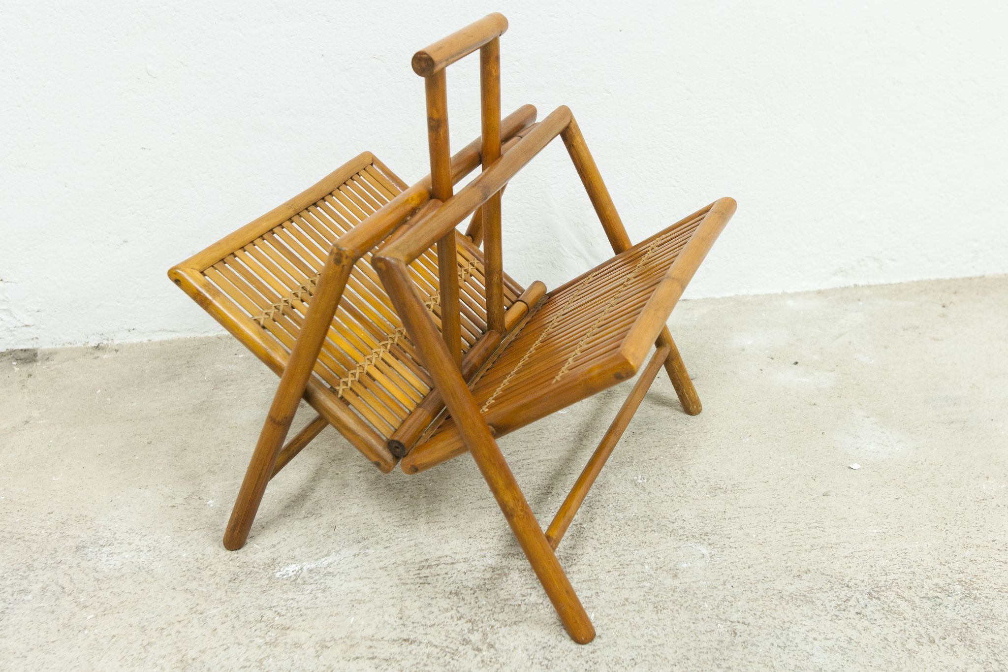 Porte revue en bambou pliable 1960