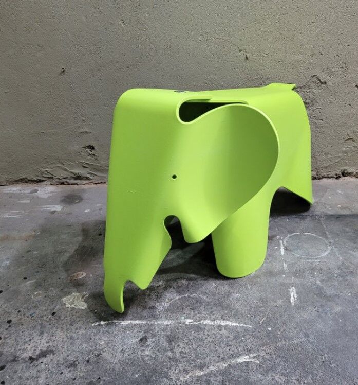 Chaise enfant Elephant de Charles & Ray Eames pour Vitra