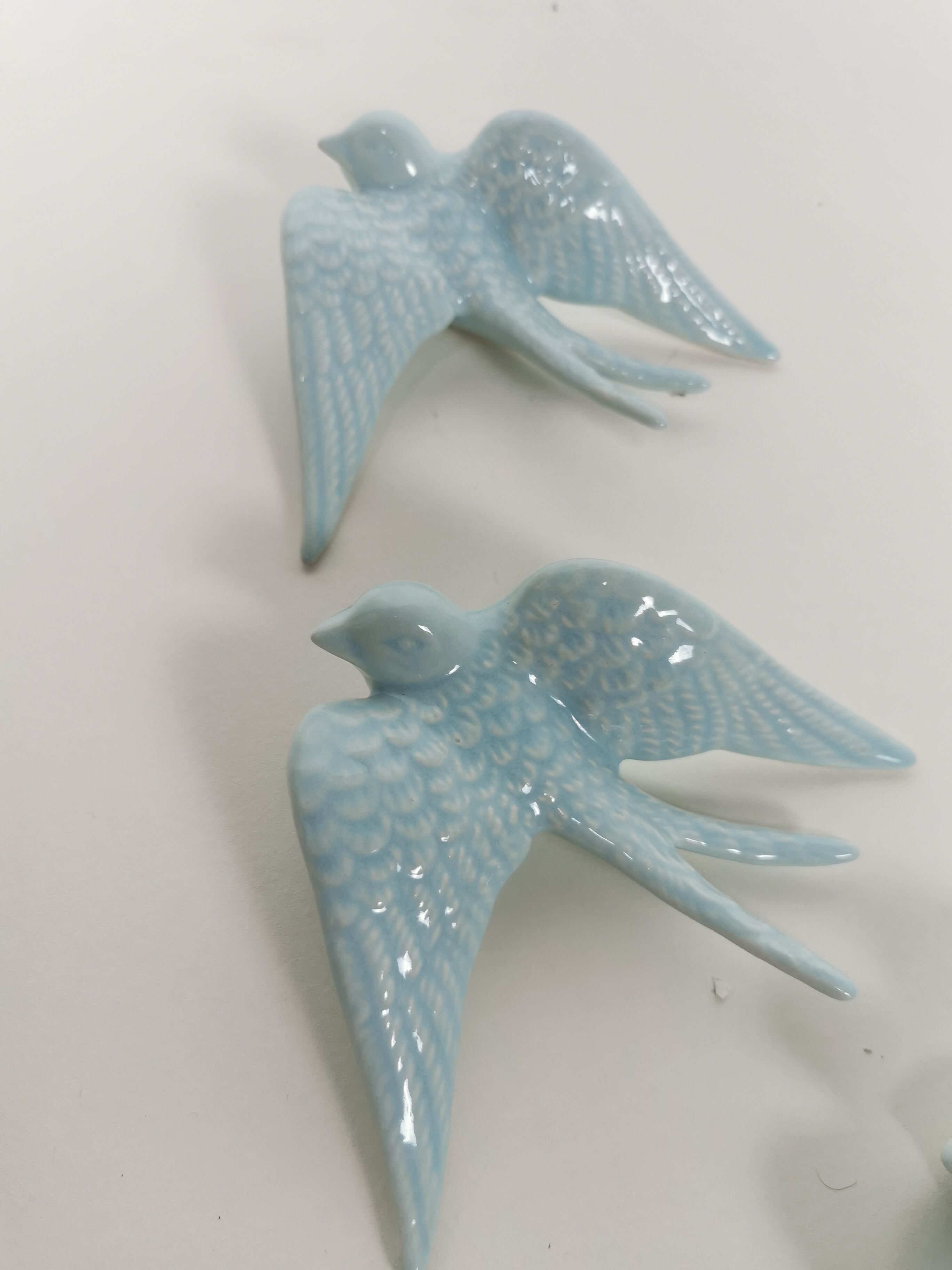 Batch of swallows in ceramic