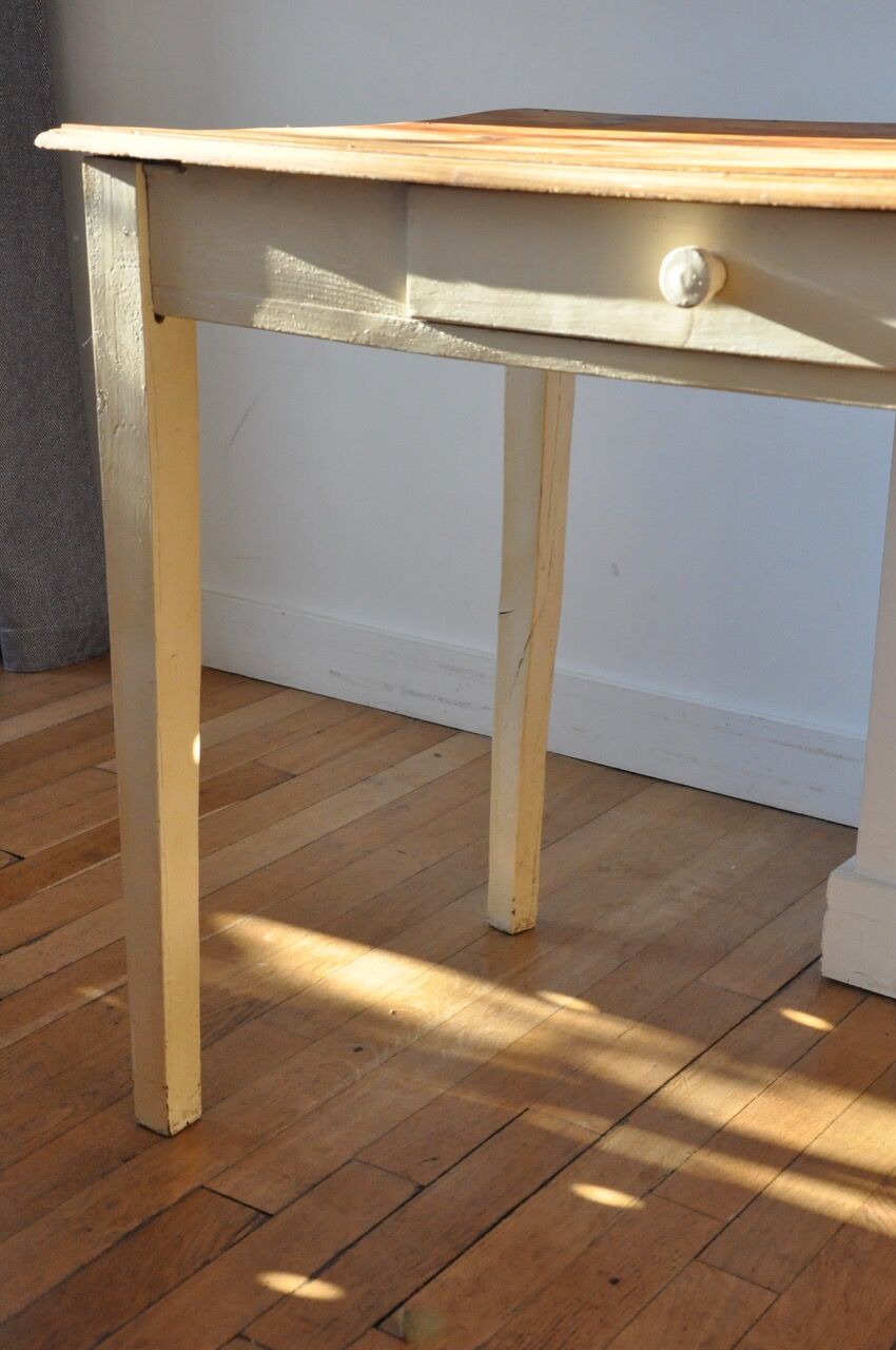Farm table