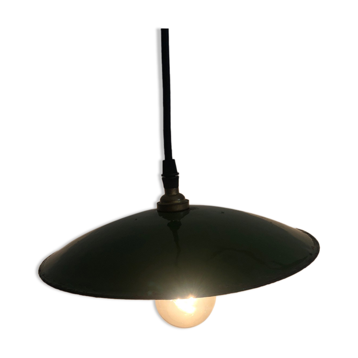 Enamelled green bowl suspension