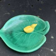 Empty pocket, duck soap dish on green barbotine leaf vintage