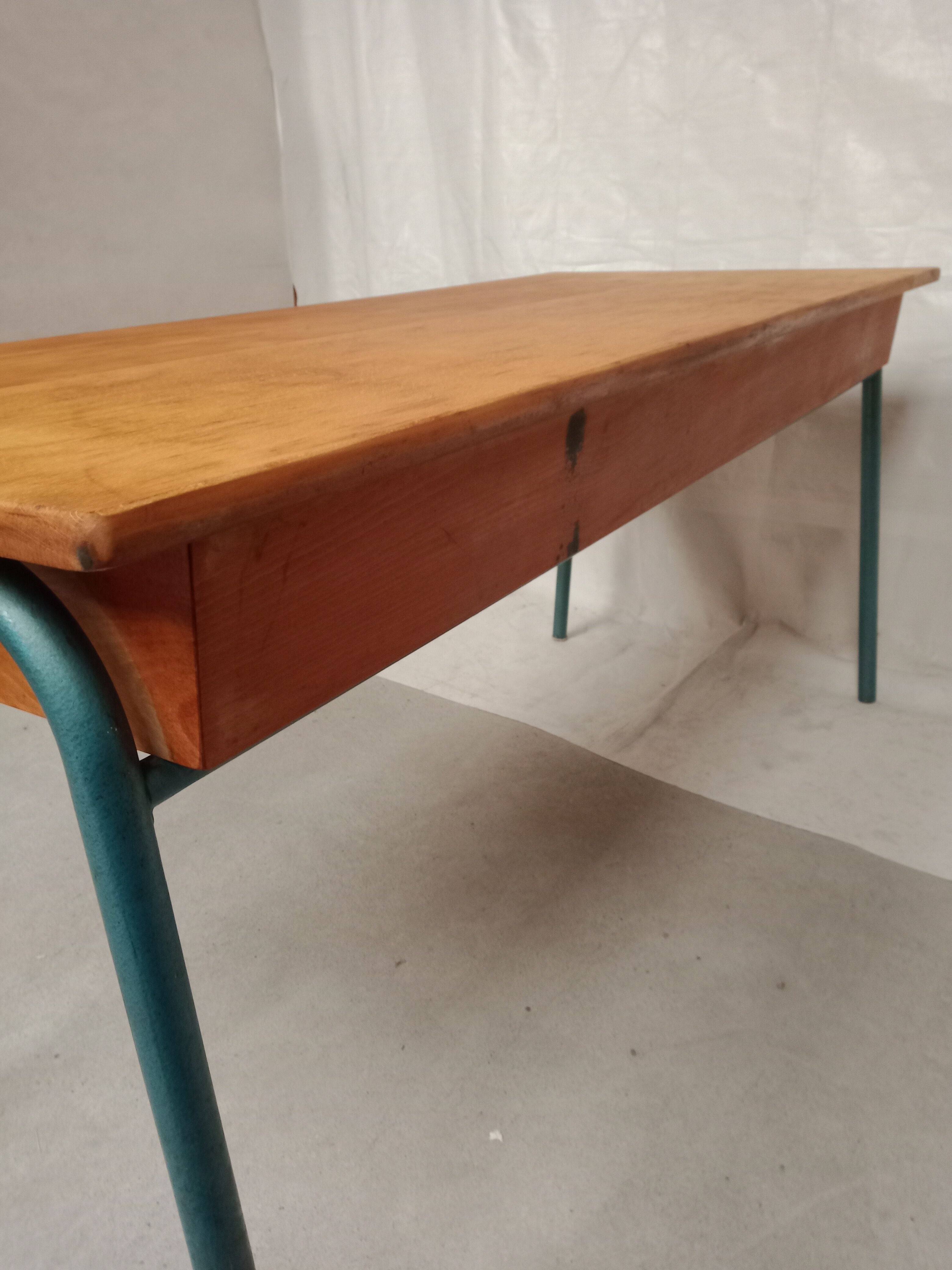 School desk table
