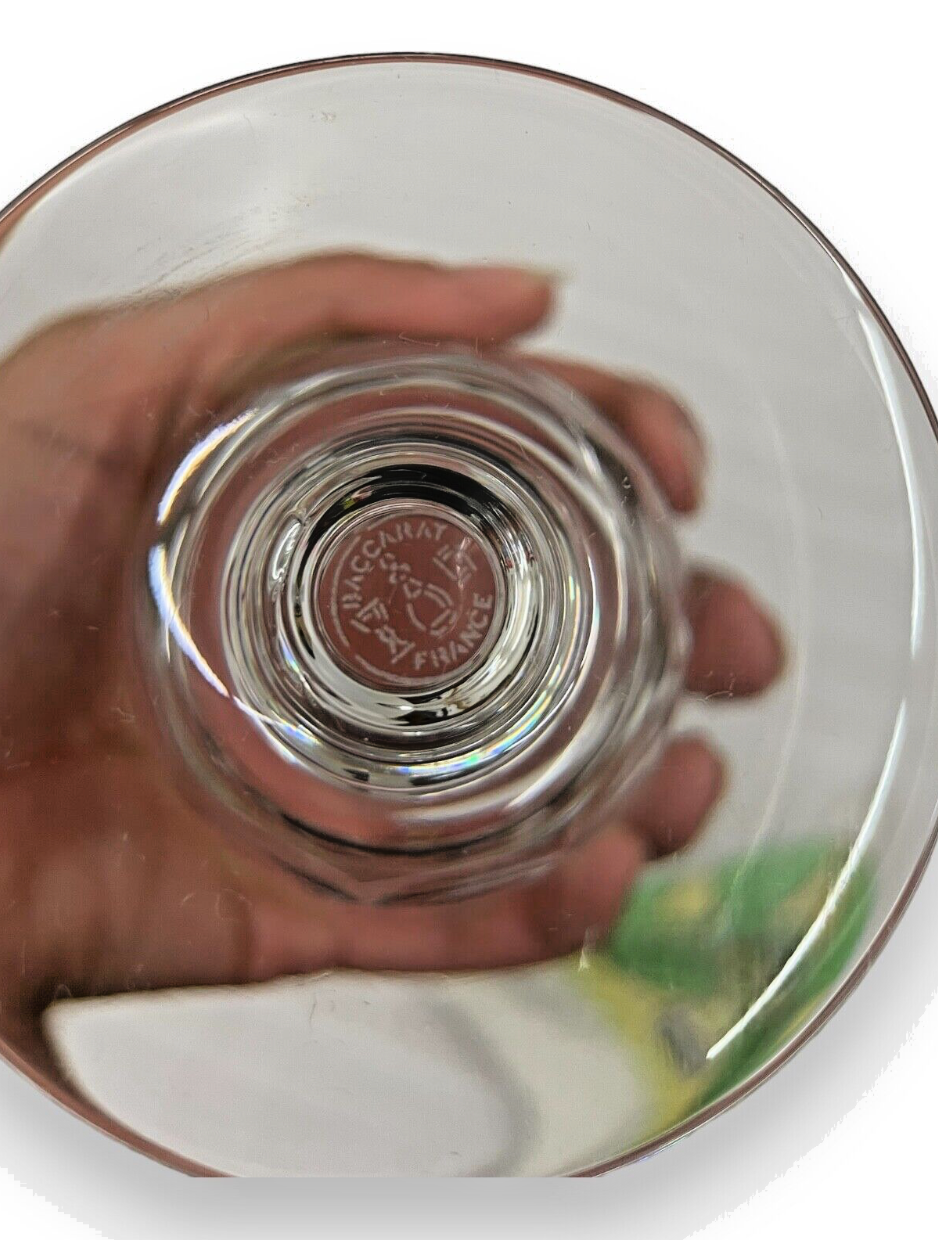8 Verres à vin Baccarat modèle "Missouri" - 357001