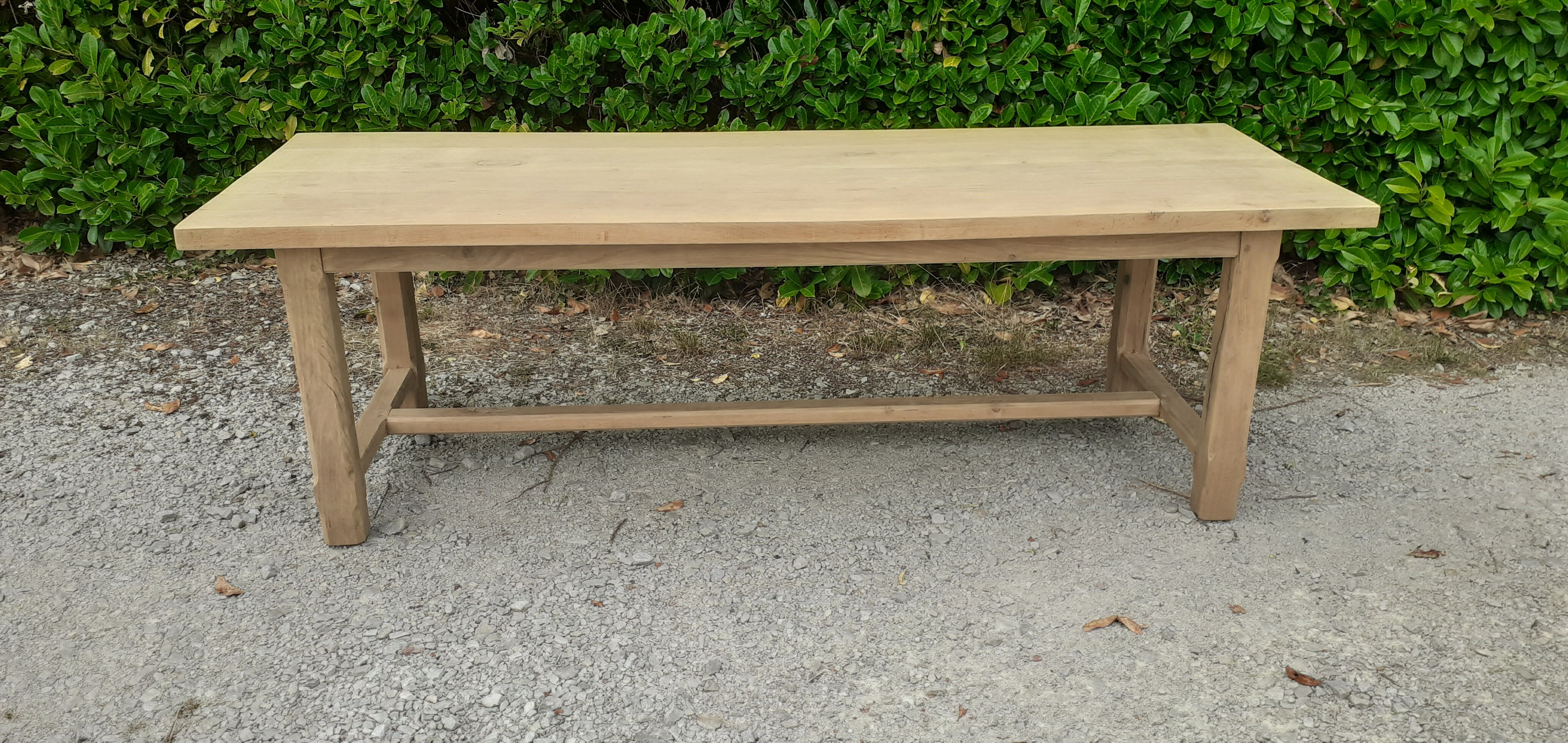 Farmhouse table in solid oak raw wood