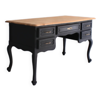 Classic style desk