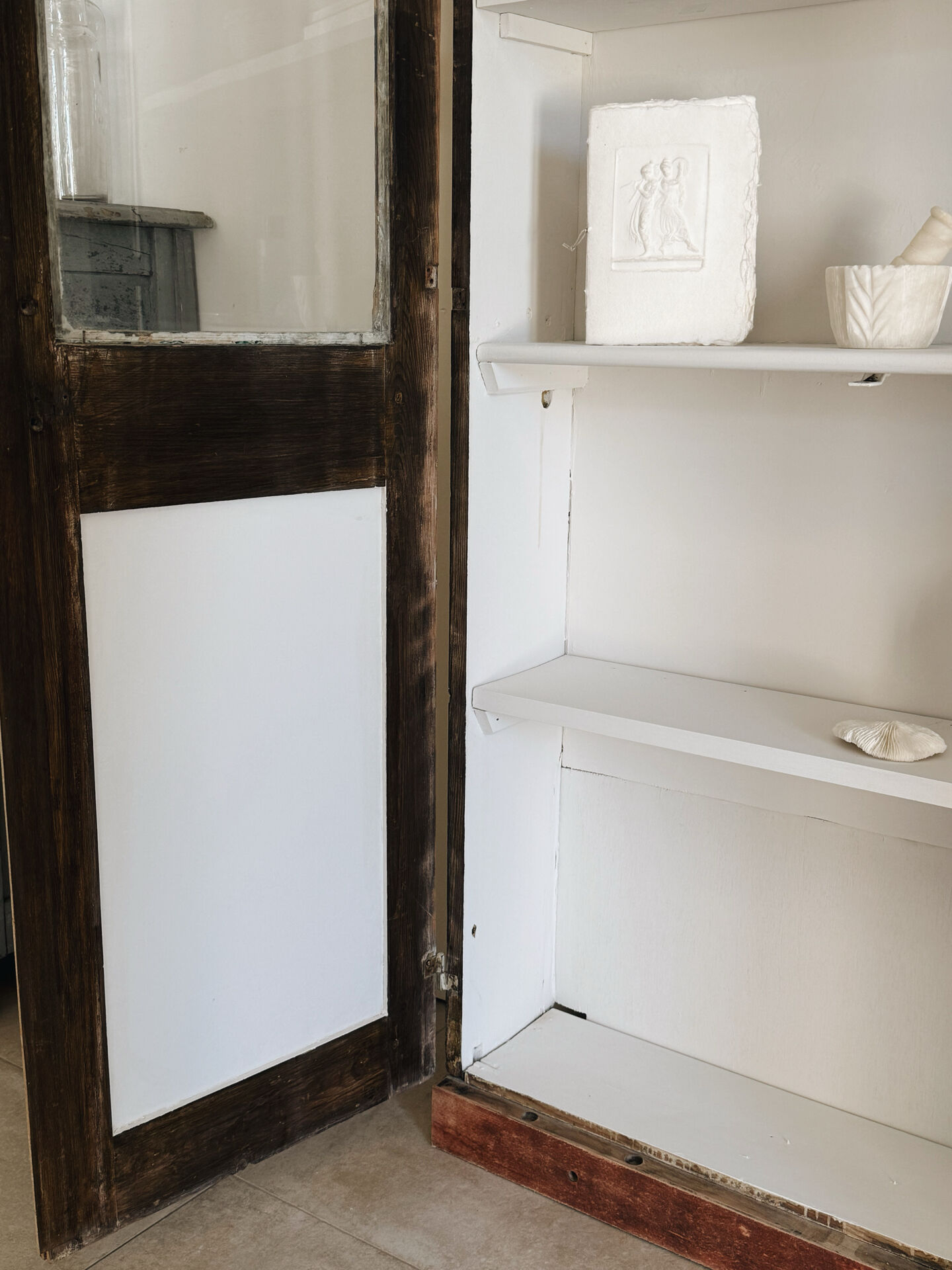 Vitrine patinée