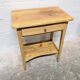 Table d'appoint en bois brut