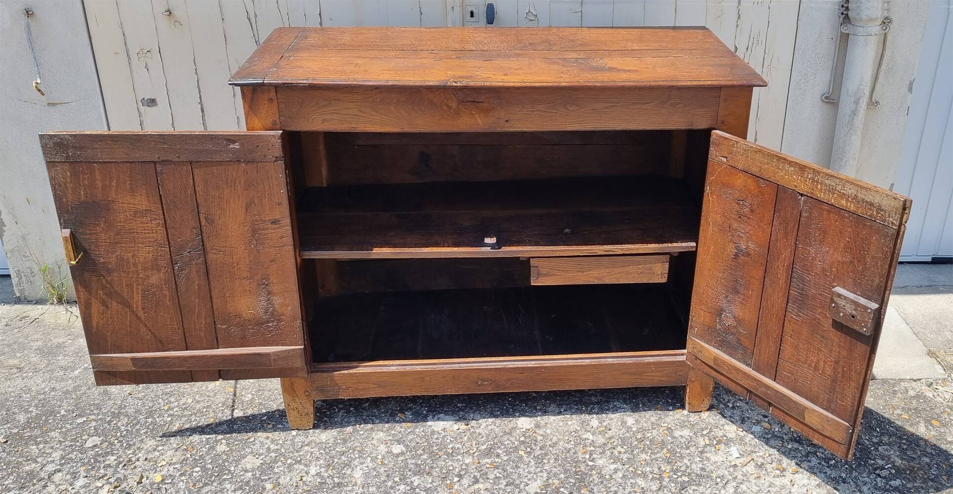 Low sideboard, country sideboard, rustic, solid oak, mid 19th century.