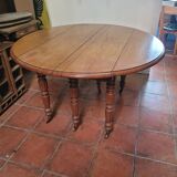Round table 6 feet in oak with extension