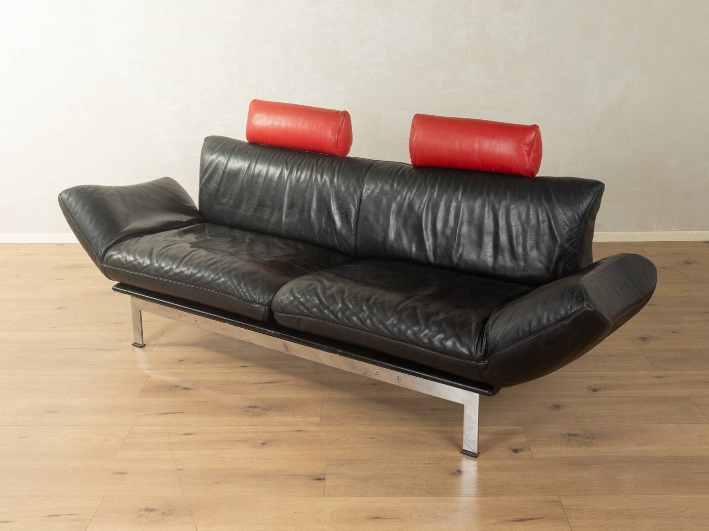de Sede | Reto Frigg DS 140 sofa, 1980s, black leather & chrome, adjustable headrests