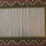 Tapis à tissage plat Röllakan rose et blanc moderne scandinave, Suède, années 1960.