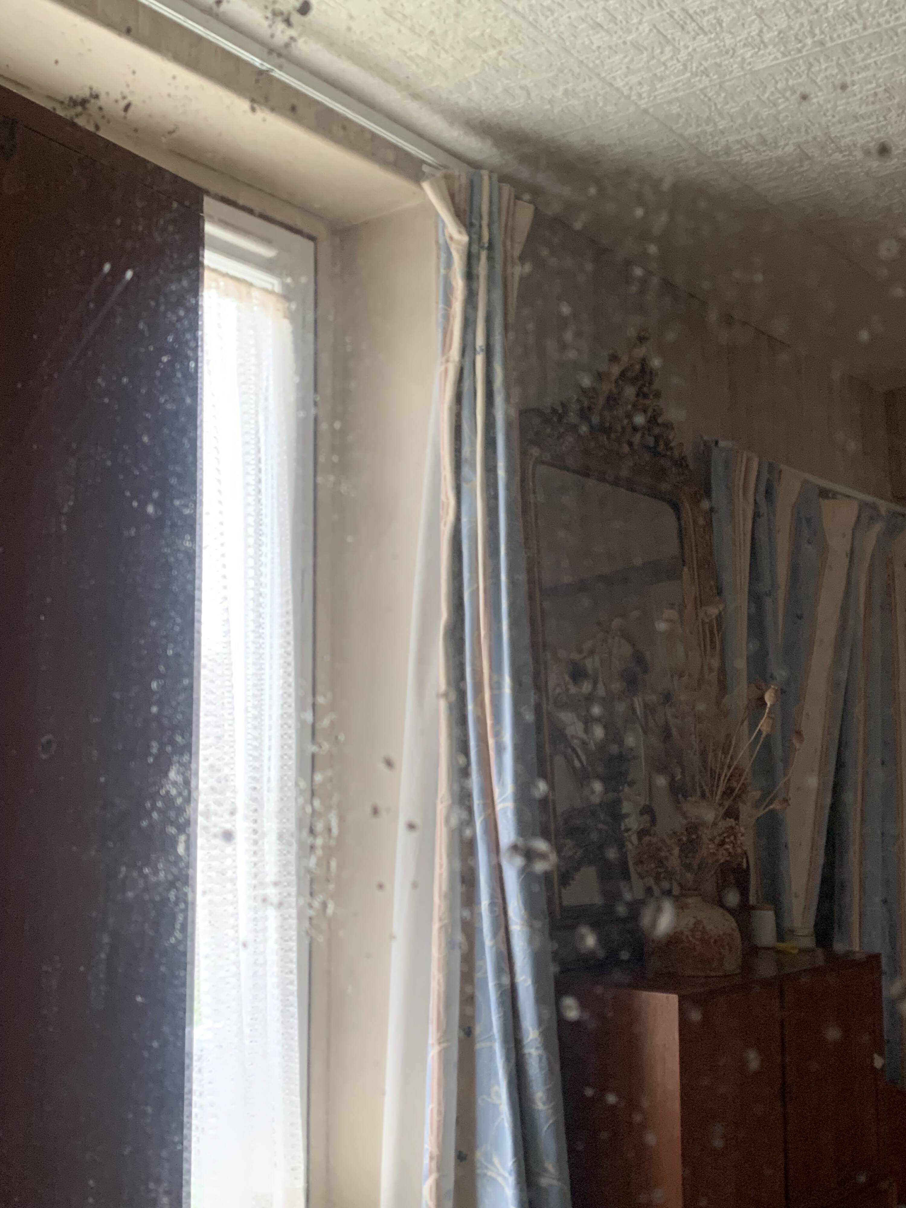 Gilded wooden fireplace mirror with pediment