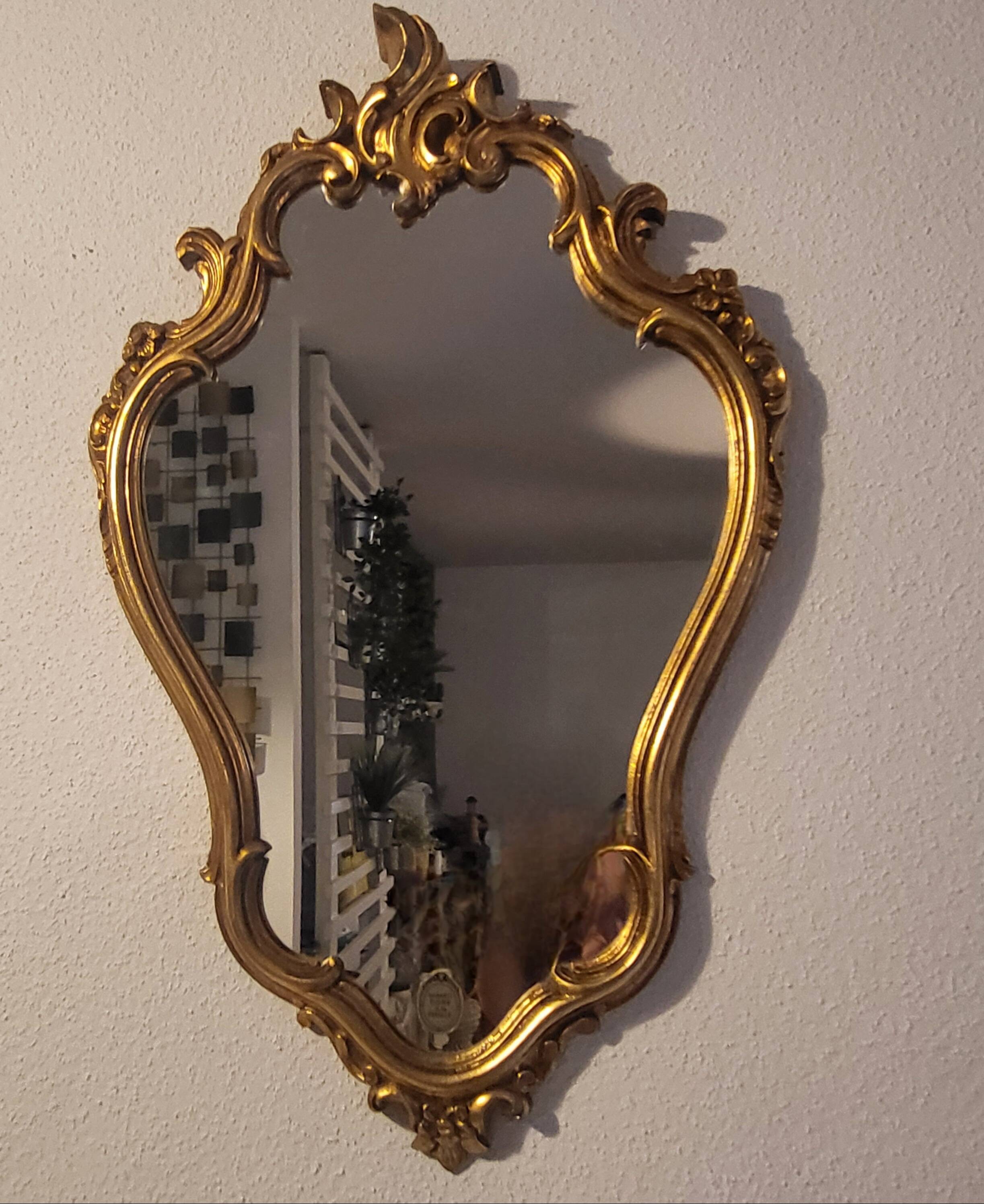 Miroir en bois d'or à  l or,style Louis 15